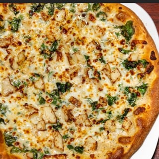 Chicken alfredo cauliflower pizza